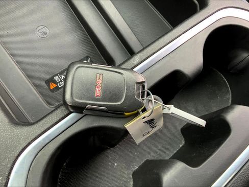 Used 2021 GMC Sierra 1500 SLT image 15