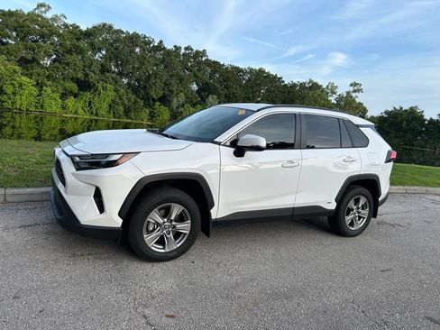 Used 2024 Toyota RAV4 XLE AWD/4WD image 2