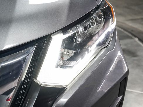 Used 2018 Nissan Rogue S FWD image 7