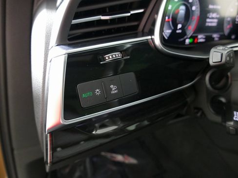 Certified 2025 Audi Q7 2.0T Premium Plus image 15