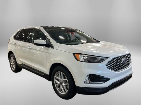 Used 2024 Ford Edge SEL w/ Convenience Package image 5