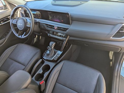 Certified 2025 Kia Seltos EX w/ EX Sunroof Package image 10