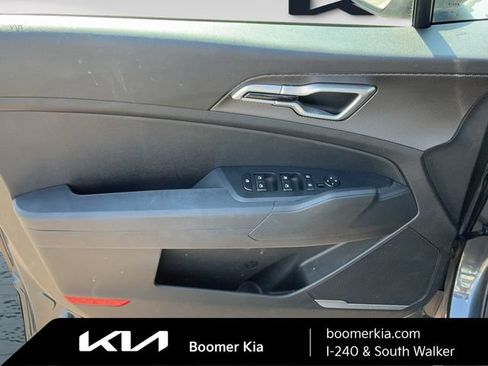Used 2024 Kia Sportage LX FWD image 16