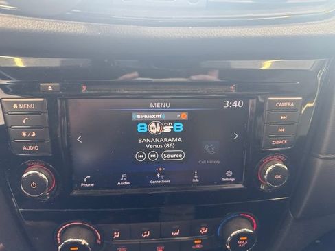 Used 2019 Nissan Rogue S w/ Special Edition Package AWD/4WD image 8
