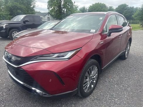 Used 2021 Toyota Venza XLE w/ Softex Package image 2