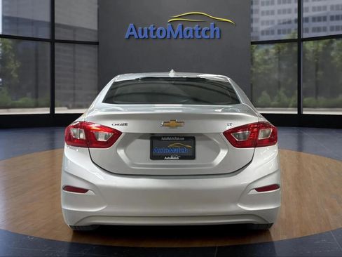 Used 2016 Chevrolet Cruze LT image 9