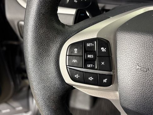 Certified 2021 Ford Explorer XLT w/ Equipment Group 202A RWD image 17