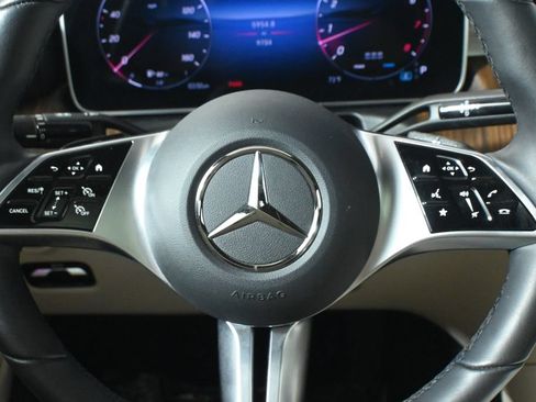 Certified 2025 Mercedes-Benz C 300 4MATIC Sedan image 19