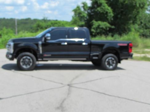Used 2024 Ford F350 Platinum w/ Tremor Off-Road Package image 4