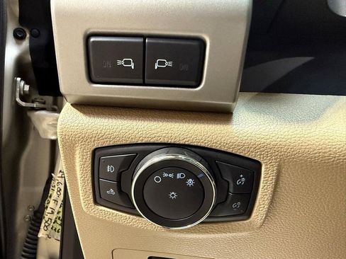 Used 2018 Ford F350 Lariat w/ Chrome Package image 24