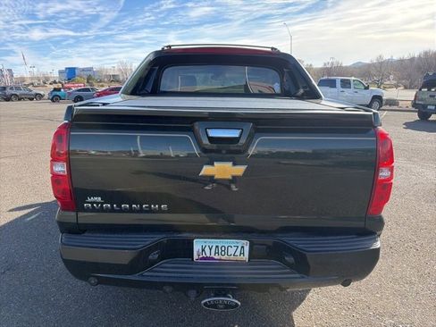 Used 2013 Chevrolet Avalanche LTZ image 3
