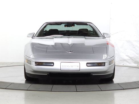 Used 1996 Chevrolet Corvette Coupe image 2