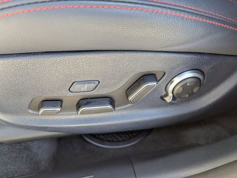 Used 2023 Genesis GV70 2.5T w/ Sport Prestige Package image 18