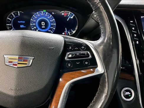Used 2018 Cadillac Escalade Luxury image 14