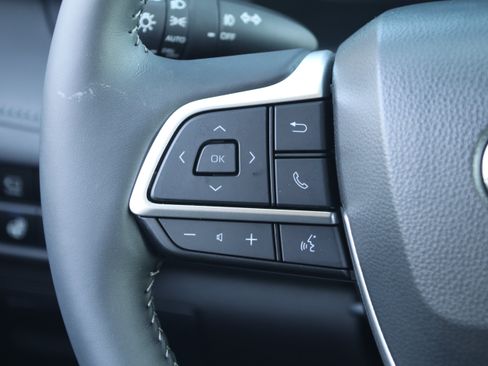 Used 2026 Toyota Highlander Limited AWD/4WD image 18