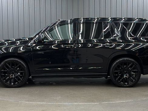 Used 2026 GMC Yukon Denali Ultimate AWD/4WD image 2