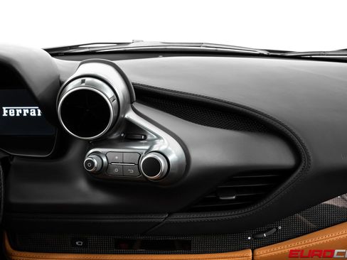 Used 2021 Ferrari F8 Tributo RWD image 32