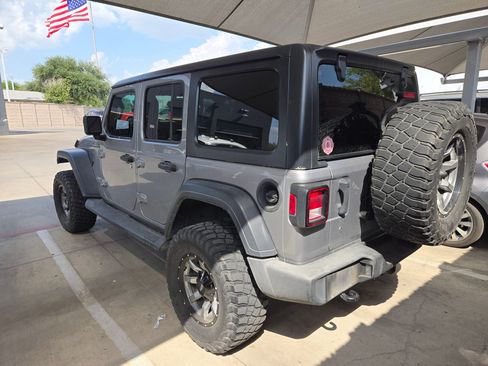 Used 2018 Jeep Wrangler Unlimited Sport S AWD/4WD image 4