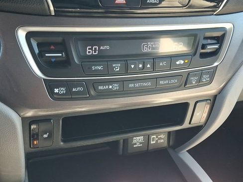 Used 2020 Honda Pilot EX image 15