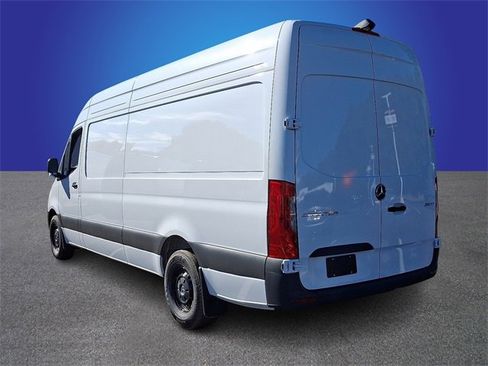 Used 2025 Mercedes-Benz Sprinter 2500 image 6