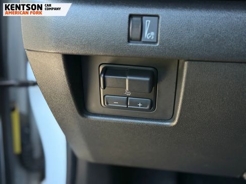 Used 2023 Chevrolet Colorado Z71 w/ Advanced Trailering Package AWD/4WD image 17