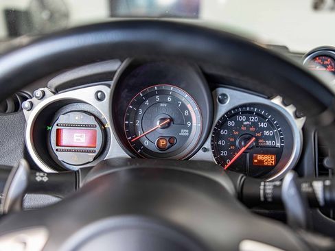 Used 2014 Nissan 370Z Base w/ Sport Package image 20