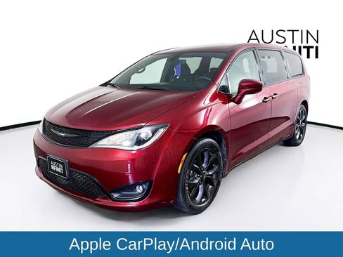 Used 2020 Chrysler Pacifica Touring w/ S Appearance Package image 3