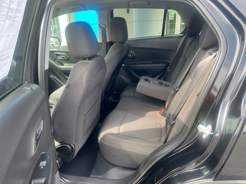 Used 2019 Chevrolet Trax LT FWD image 8