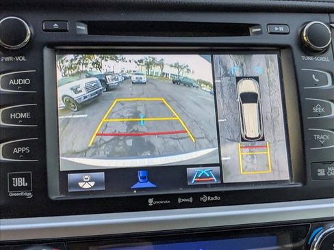 Used 2018 Toyota Highlander Limited Platinum image 9