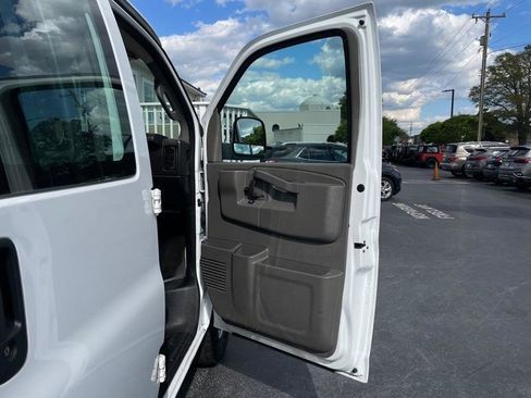 Used 2020 Chevrolet Express 3500 w/ Driver Convenience Package RWD image 24