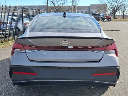 Certified 2025 Hyundai Elantra Sport image 5