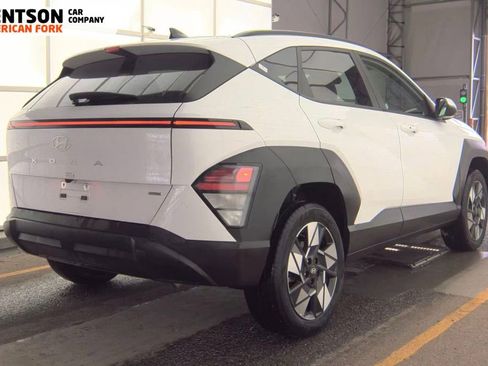 Used 2025 Hyundai Kona SEL AWD/4WD image 2