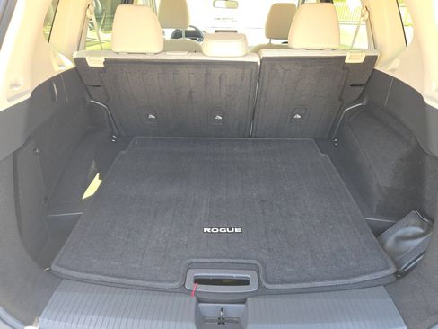 Used 2023 Nissan Rogue SV FWD image 24