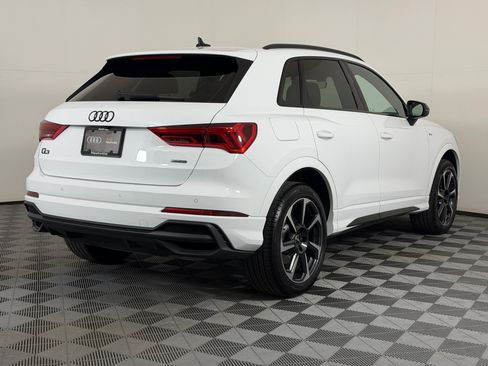 Used 2025 Audi Q3 2.0T Premium Plus w/ Premium Plus Package AWD/4WD image 9