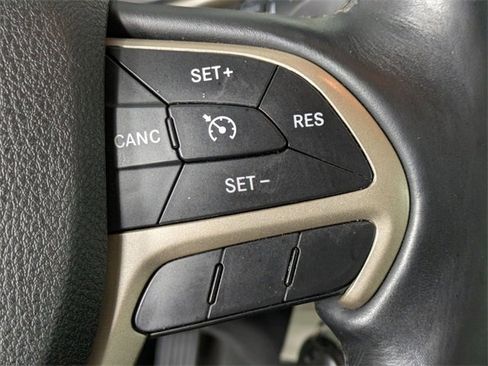 Used 2015 Jeep Cherokee Latitude w/ Cold Weather Group image 15