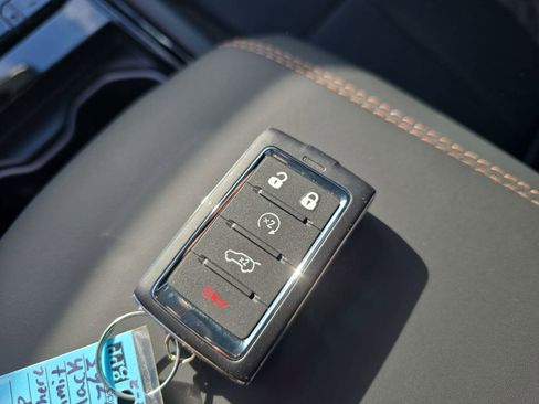 New 2025 Jeep Grand Cherokee L Summit w/ Obsidian Package image 38