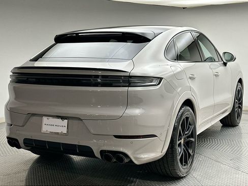 Used 2025 Porsche Cayenne S AWD/4WD image 13