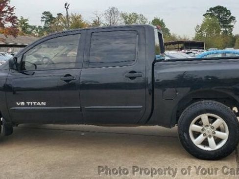 Used 2010 Nissan Titan SE RWD image 6