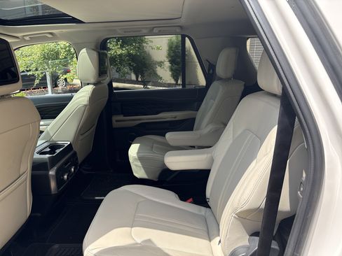Used 2018 Ford Expedition Max Platinum AWD/4WD image 32