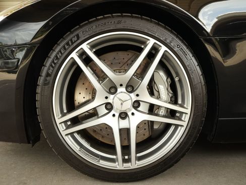 Used 2011 Mercedes-Benz SLS AMG Coupe image 30