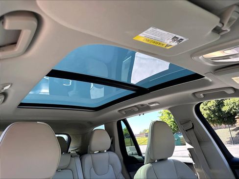 Used 2025 Volvo XC90 T8 Ultra w/ Protection Package Premier AWD/4WD image 25