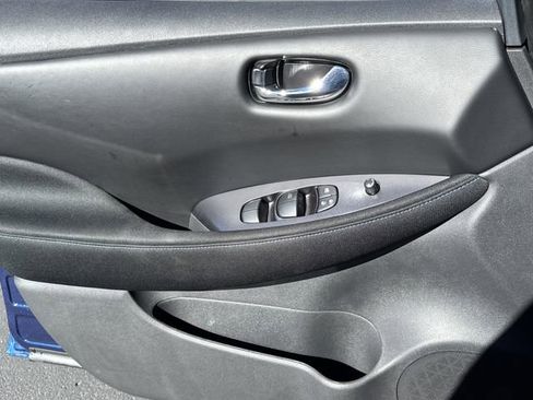 Certified 2025 Nissan Leaf S image 7