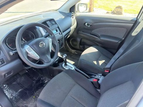 Used 2016 Nissan Versa SV FWD image 9
