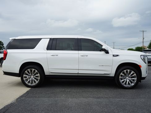 Used 2024 GMC Yukon XL Denali w/ Denali Reserve Package AWD/4WD image 6