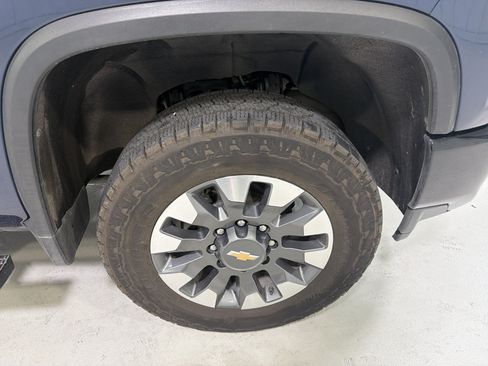 Used 2021 Chevrolet Silverado 2500 Custom w/ Custom Value Package AWD/4WD image 13