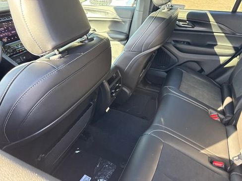 New 2025 Jeep Grand Cherokee Altitude image 29