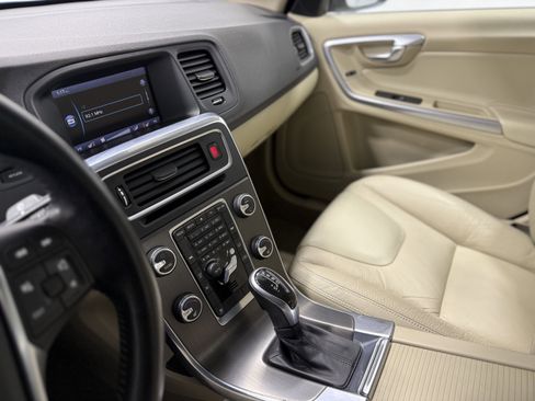 Used 2014 Volvo S60 T5 image 22