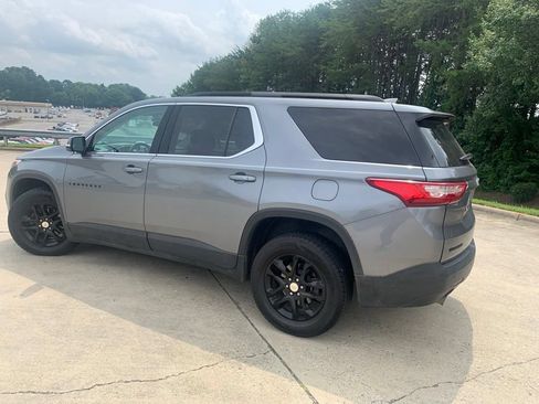 Used 2019 Chevrolet Traverse LT FWD image 12