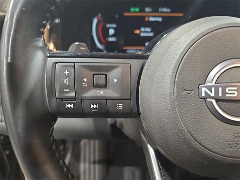 Used 2023 Nissan Pathfinder Platinum image 18