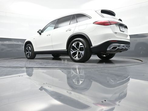 Used 2025 Mercedes-Benz GLC 350e 4MATIC image 36